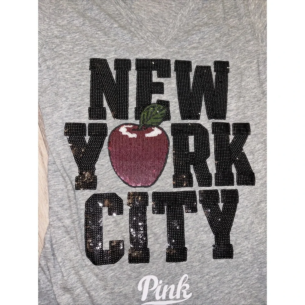 Victoria's Secret Pink New‎ York City Sequin V-Neck Tshirt Gray Medium Rare - Picture 12 of 13